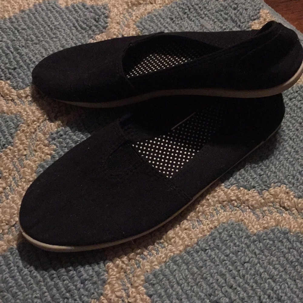 Tom look a likes, slippers.
